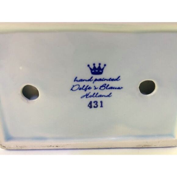 Delft Blue Holland Playful Cows Figurine Hand Painted 2.5 x 4 x 2.5 - Picture 7 of 7